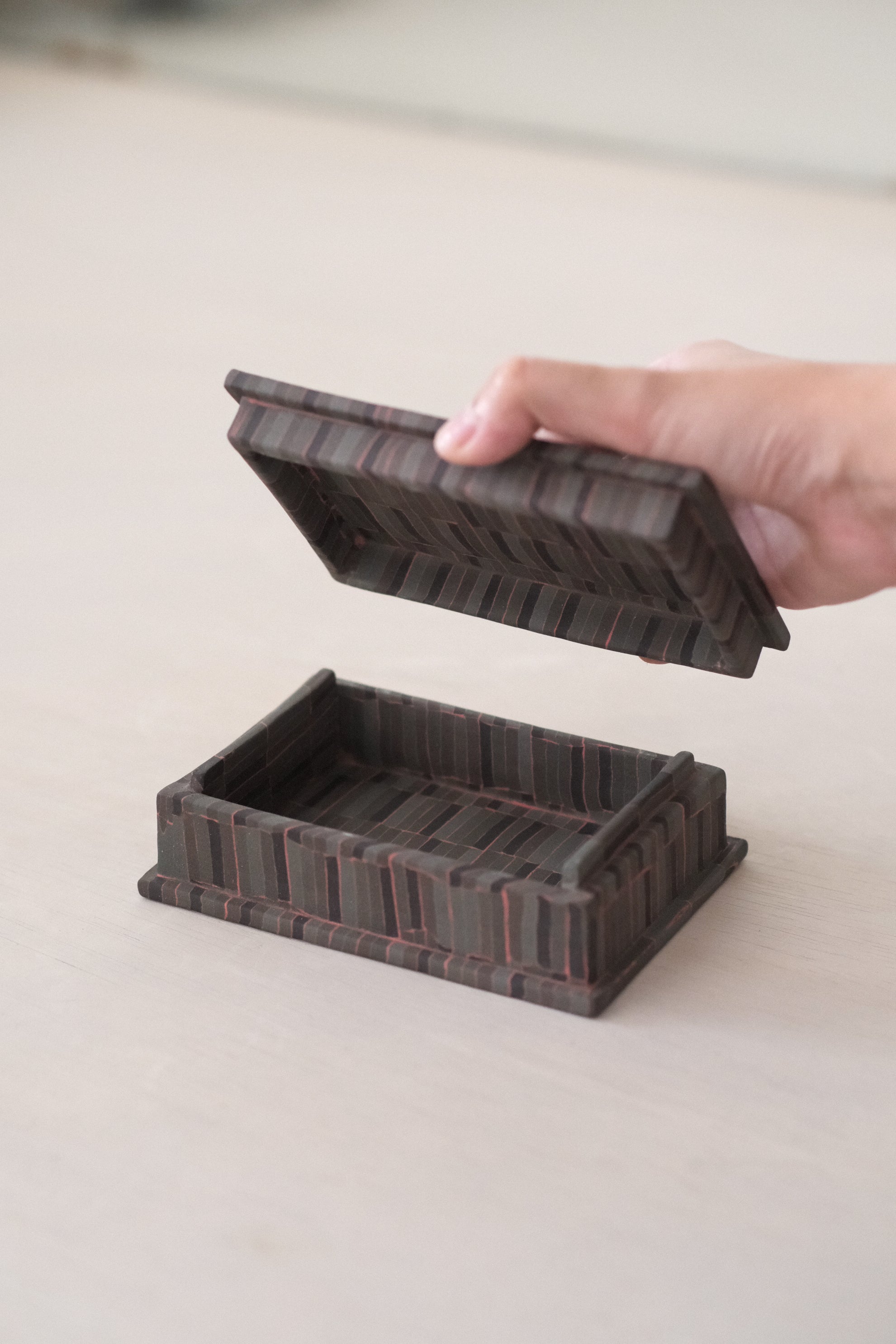 #006 Daria Box - Black