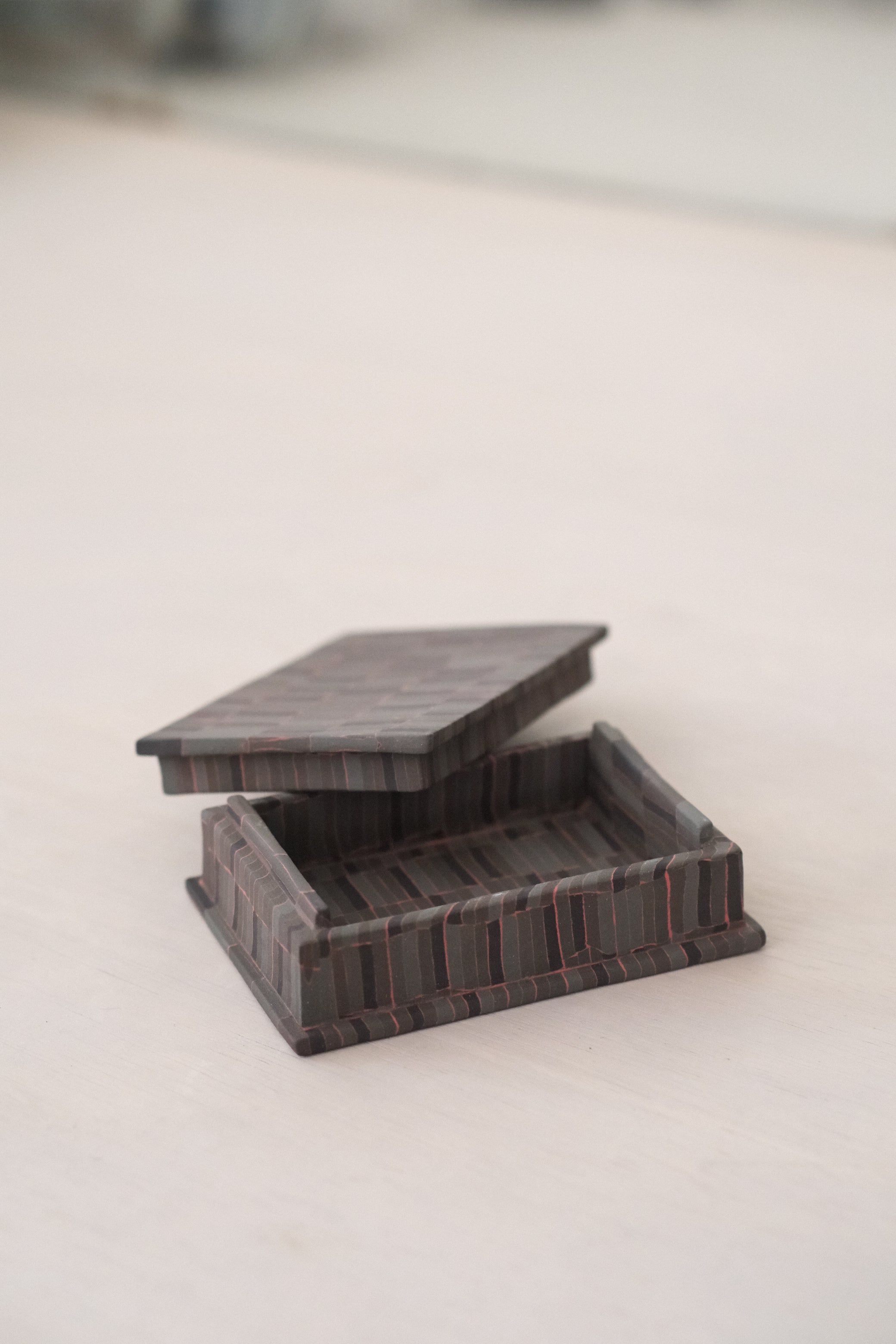 #006 Daria Box - Black