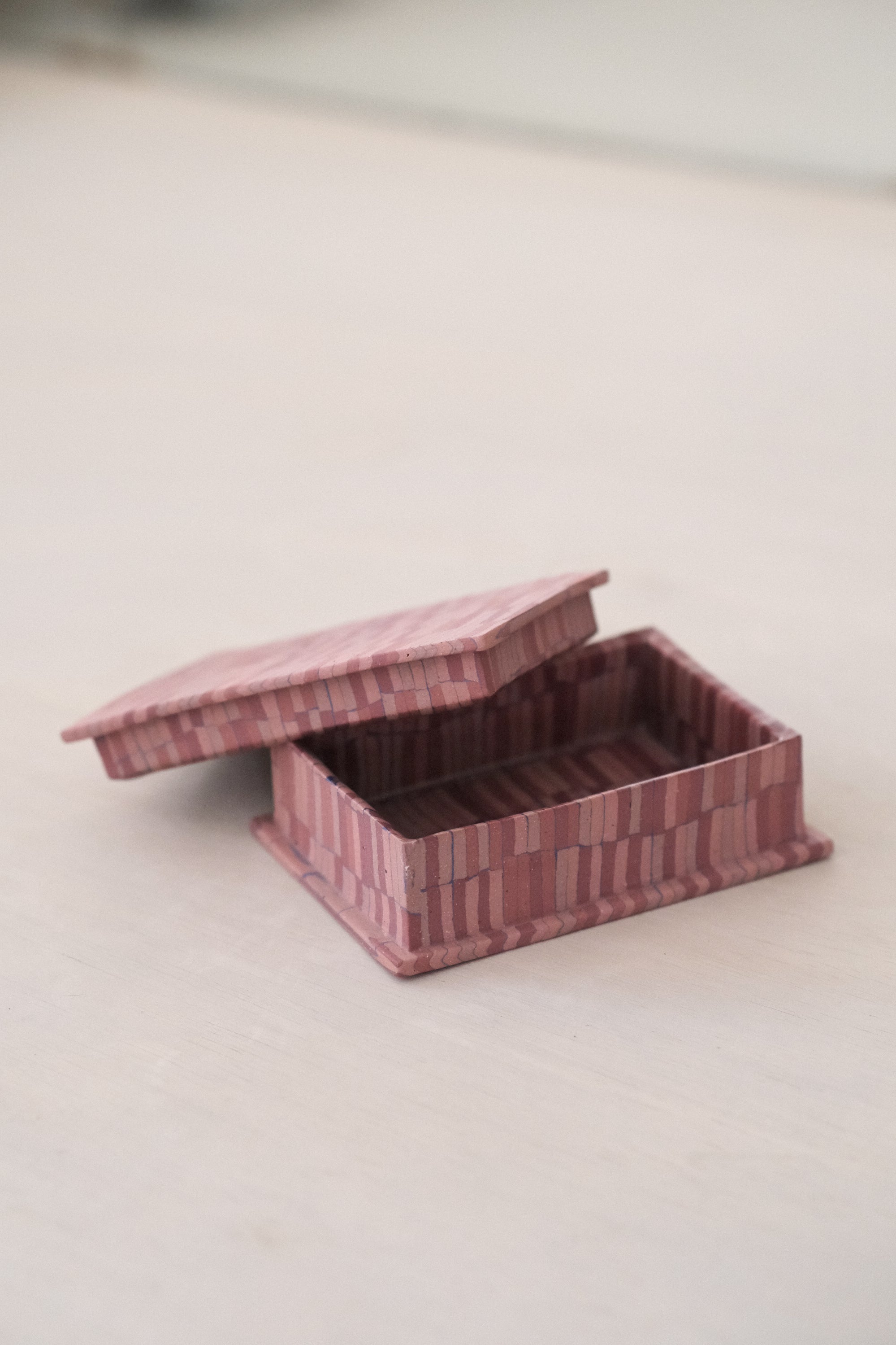 #007 Daria Box - Pink