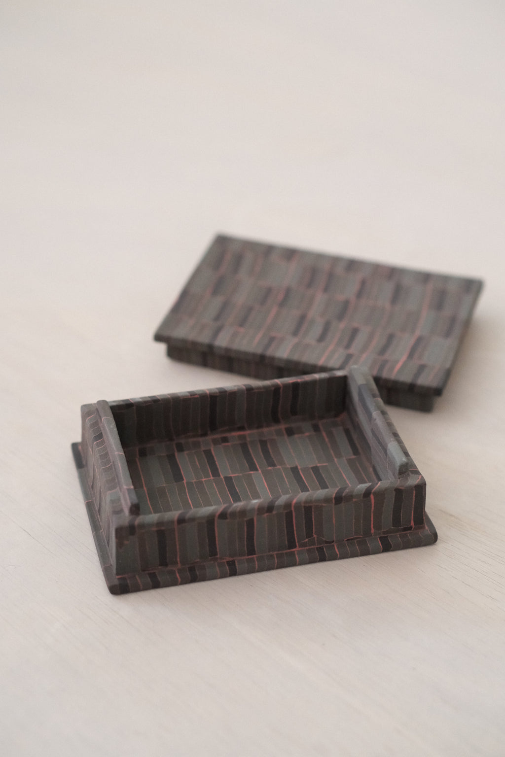 #006 Daria Box - Black